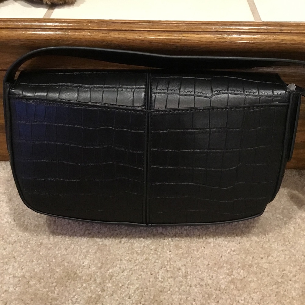 London Fog Faux Leather Shoulder Purse - Picture 4 of 13